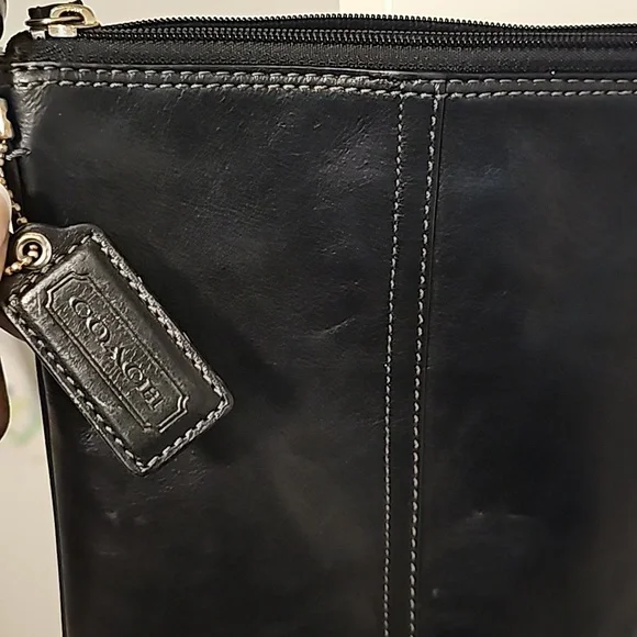 Coach crossbody purse - Picture 3 of 8